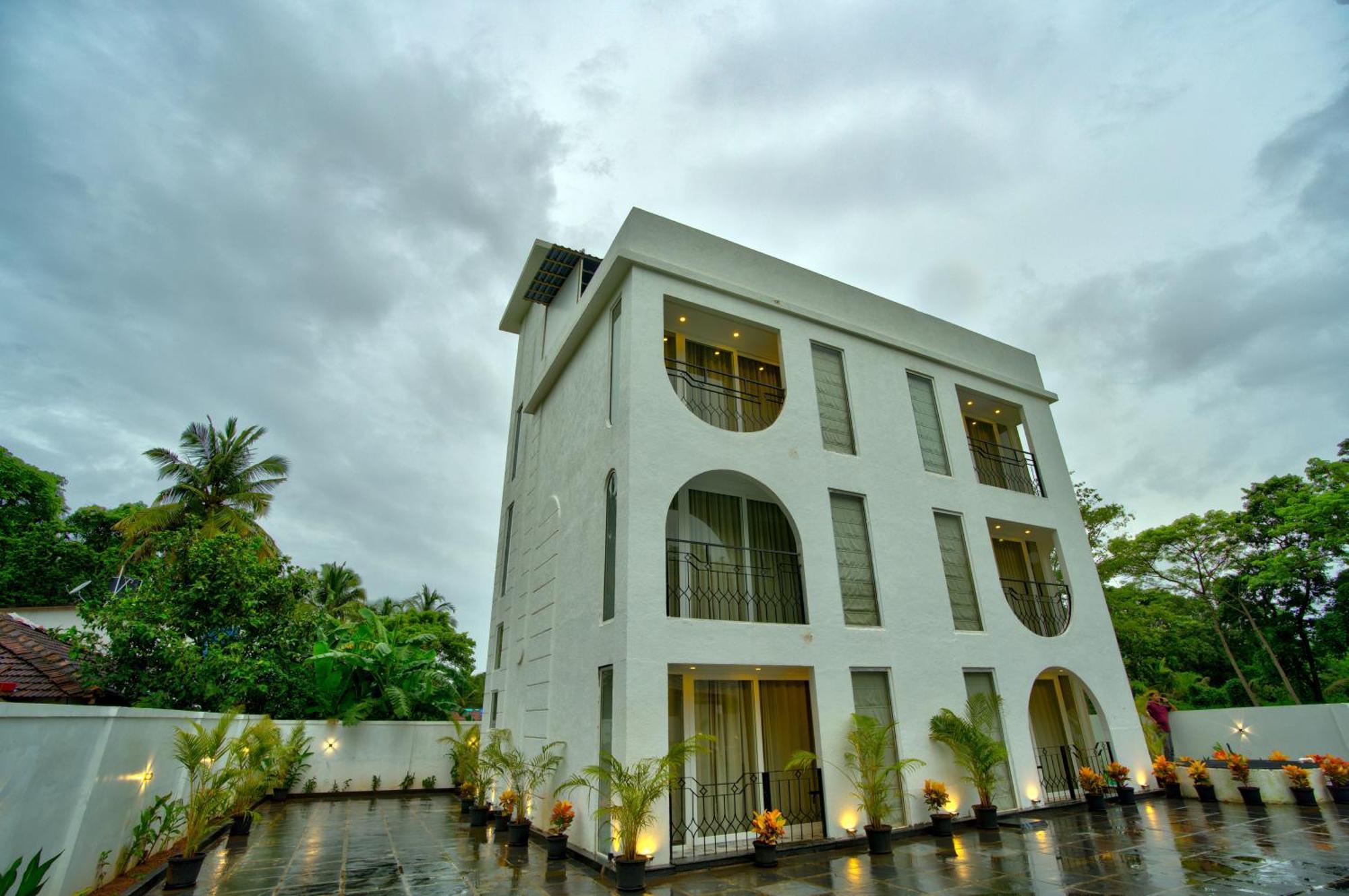 Goa Courtyard By The Porto Arpora Hotel Baga Luaran gambar