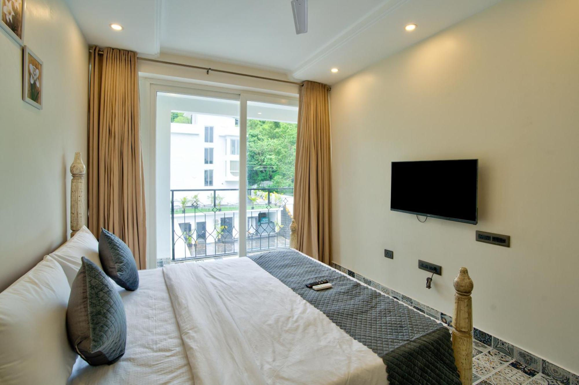 Goa Courtyard By The Porto Arpora Hotel Baga Luaran gambar